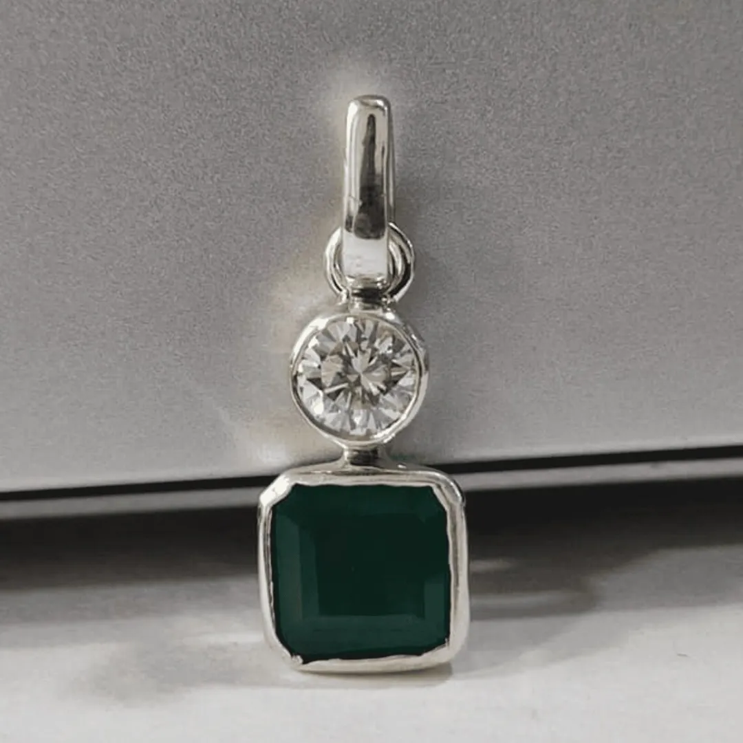 /public/photos/live/Two Stone Bar Moissanite Pendent 432 (2).webp